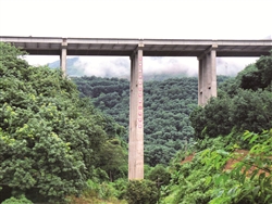 香格里拉旅游公路大深溝橋